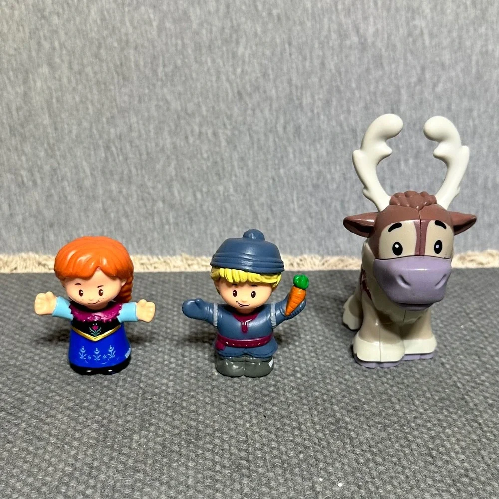 FPLP Disney Frozen Kristoff Light up Sleigh Anna Sven Figures